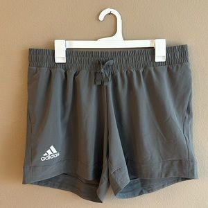 Adidas New with Tags Women’s Gray Running Short Size L